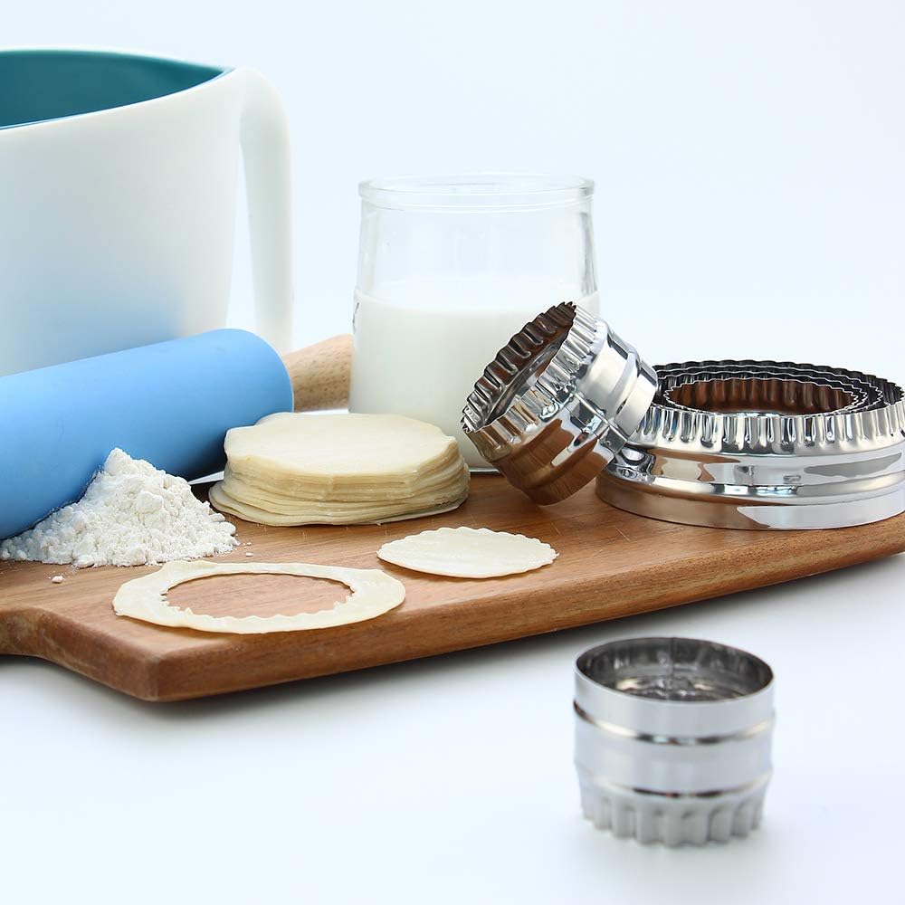 6-Piece Round Fluted Stainless Steel Cookie Cutter Set – Multiple Size Biscuit Rings – For Baking, Cookies, Pies & Fondant