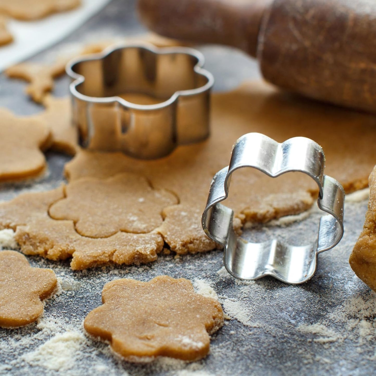 6-Piece Stainless Steel Cookie Cutter Set | Flower, Butterfly, Tulip & More Shapes | Food-Grade Material | Ideal for Cookies, Biscuits, Fondant, Sandwich & Fruit Cutting