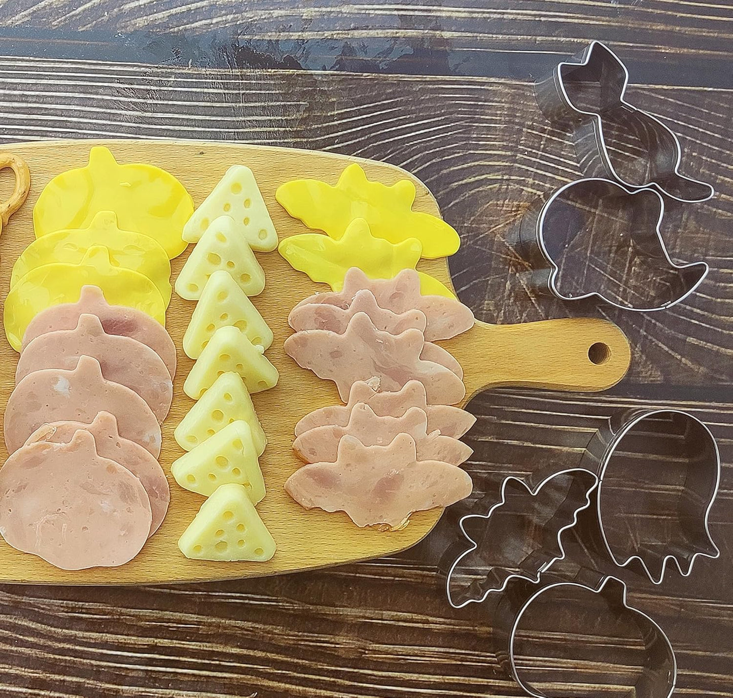 5-Piece Halloween Stainless Steel Cookie Cutter Set | Cat, Ghost, Bat, Pumpkin & More Shapes | Food-Grade Material | Ideal for Cookies, Biscuits, Fondant, Sandwich & Fruit Cutting